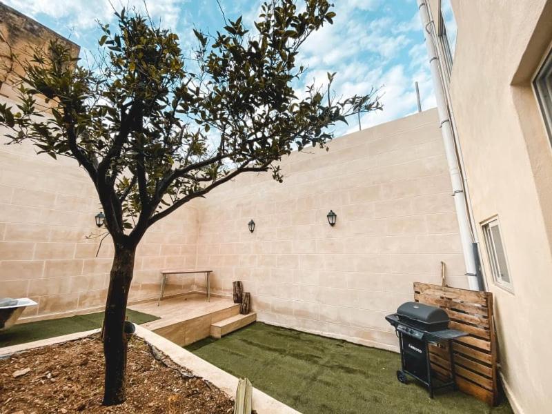 Dhara House Malta Bed and Breakfast Paola Εξωτερικό φωτογραφία