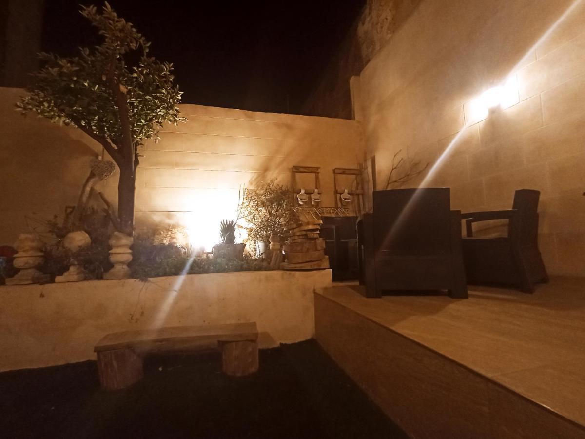 Dhara House Malta Bed and Breakfast Paola Εξωτερικό φωτογραφία