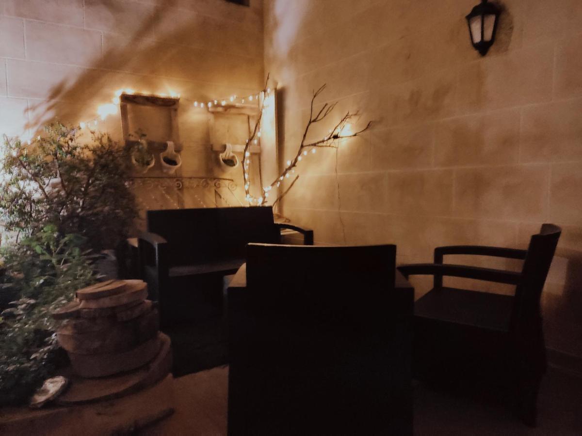 Dhara House Malta Bed and Breakfast Paola Εξωτερικό φωτογραφία